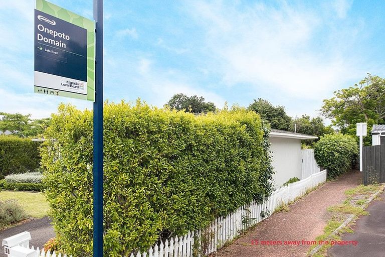 Photo of property in 28 Puawai Place, Northcote, Auckland, 0627