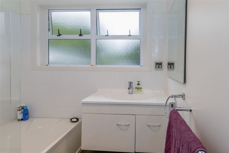 Photo of property in 24 Highbury Drive, Levin, 5510