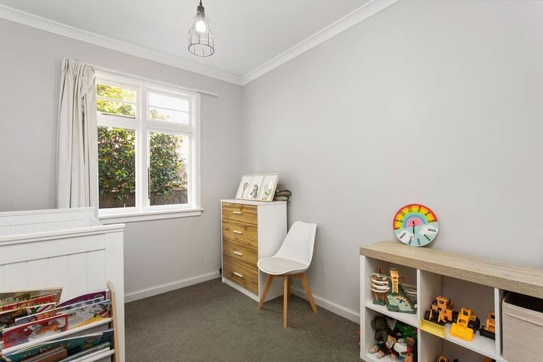 Photo of property in 18 Coopers Road, Dallington, Christchurch, 8061