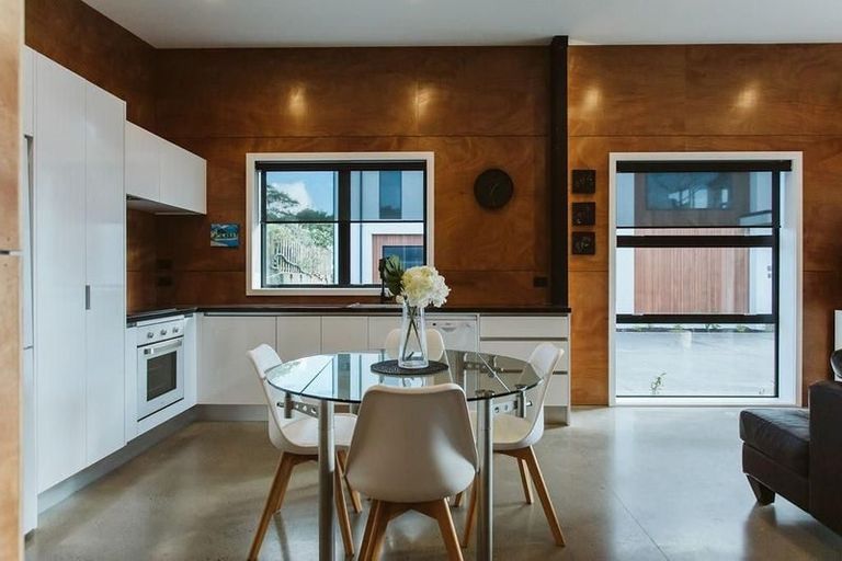 Photo of property in 7b Lyn Street, Lynmouth, New Plymouth, 4310