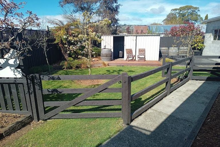 Photo of property in 8 Roberta Drive, Somerfield, Christchurch, 8024