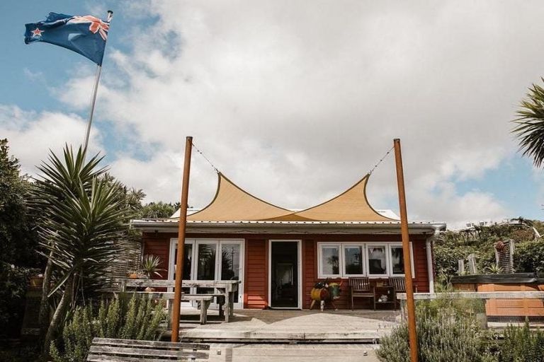 Photo of property in 36a Tasman Parade, Oakura, 4314