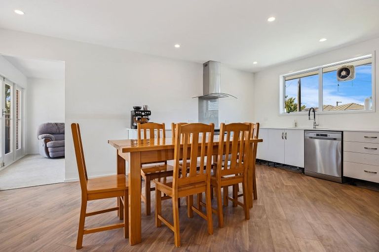 Photo of property in 19 Martbern Crescent, Bishopdale, Christchurch, 8053