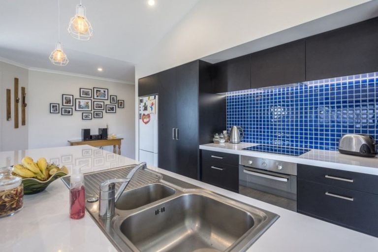 Photo of property in 28 Lynley Park Drive, Omokoroa, 3114