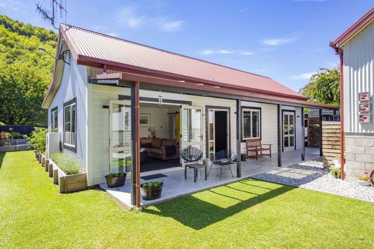 Photo of property in 15a Daveys Place, Arrowtown, 9302