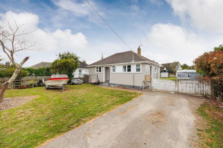 Photo of property in 6 Johnson Street, Bulls, 4818