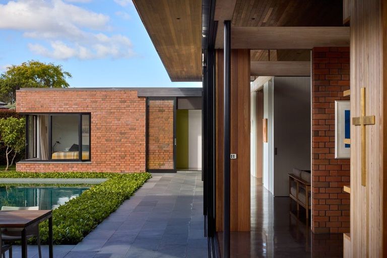 Photo of property in 6 Dignan Street, Point Chevalier, Auckland, 1022