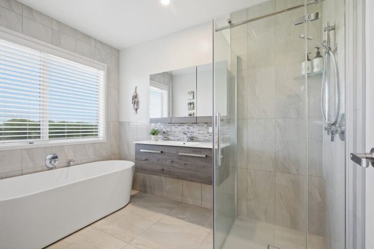 Photo of property in 42 Cassinia Close, Papamoa Beach, Papamoa, 3118