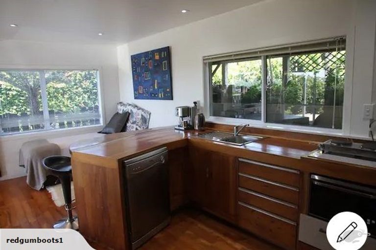 Photo of property in 25 Rosario Crescent, Red Beach, 0932