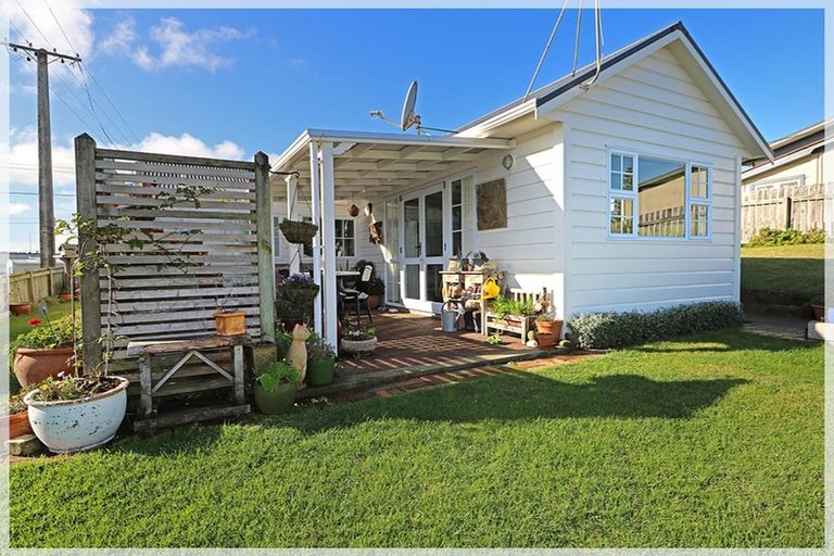 Photo of property in 116 Seabury Avenue, Foxton Beach, Foxton, 4815