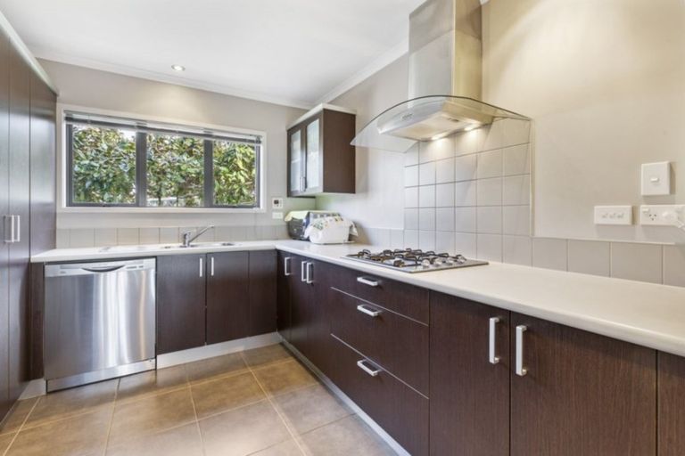 Photo of property in 3 Candlestick Place, Oteha, Auckland, 0632