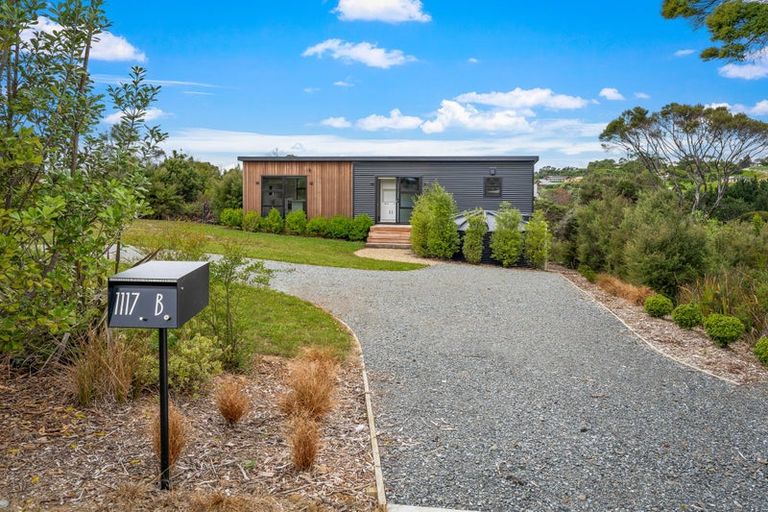 Photo of property in 1117b Whangaparaoa Road, Tindalls Beach, Whangaparaoa, 0930