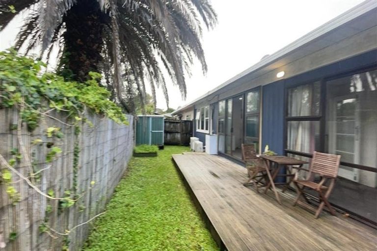 Photo of property in 2/57 Cardiff Road, Pakuranga, Auckland, 2010
