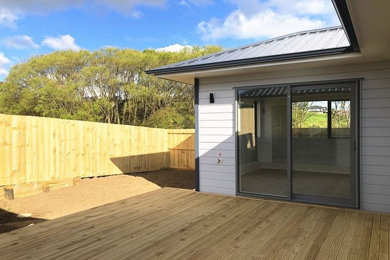 Photo of property in 5 Creswell Lane, Papakura, 2110