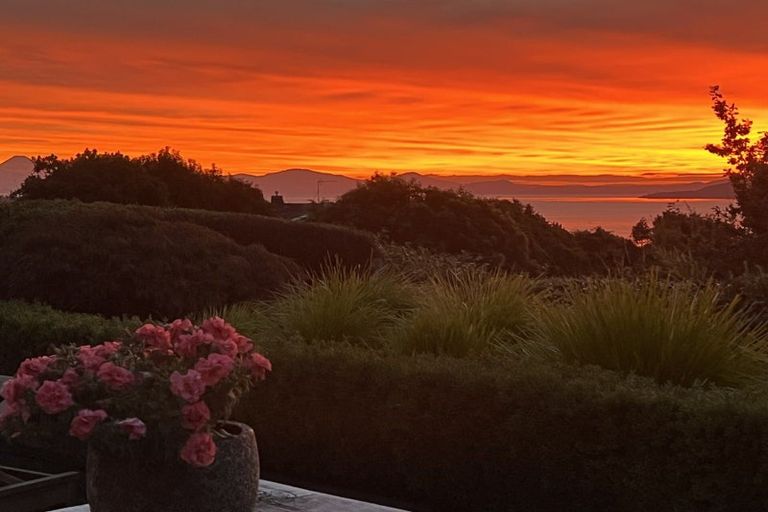 Photo of property in 22 Fairview Terrace, Waipahihi, Taupo, 3330