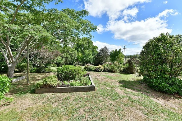 Photo of property in 2059 State Highway 16, Helensville, 0875