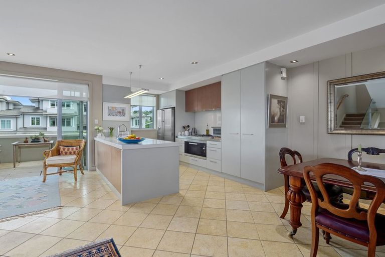 Photo of property in 21 Little Compton Mews, Snells Beach, 0920