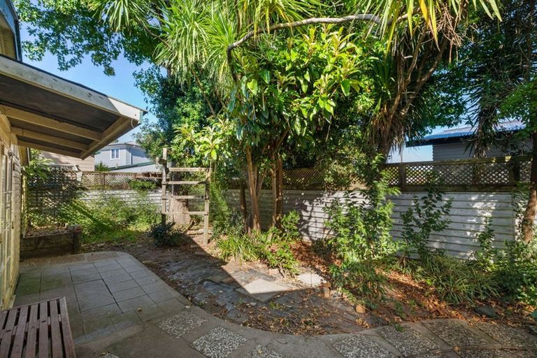 Photo of property in 11a Woodvale Road, Glen Eden, Auckland, 0602