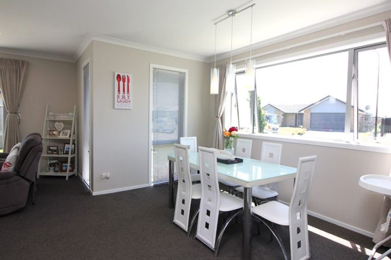 Photo of property in 5 Loeb Place, Rolleston, 7614