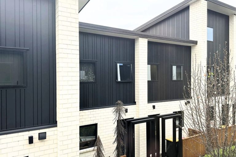 Photo of property in 2/14 Nova Place, Christchurch Central, Christchurch, 8011