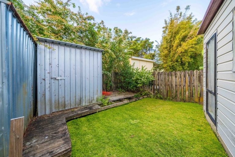 Photo of property in 6 Kirby Street, Glendene, Auckland, 0602