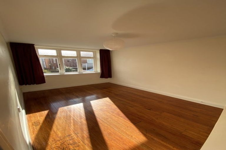 Photo of property in 1/58 Brougham Street, Mount Victoria, Wellington, 6011
