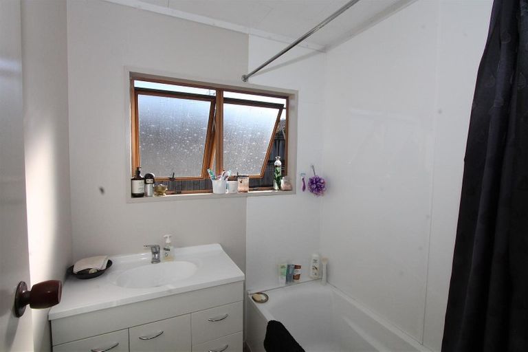 Photo of property in 18a Island View Road, Western Heights, Rotorua, 3015