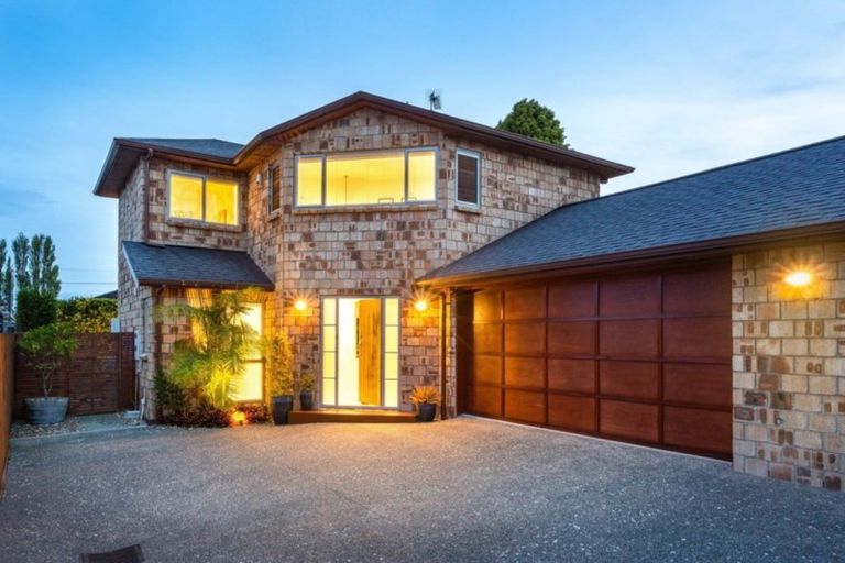 Photo of property in 30b Riverside Road, Orewa, 0931