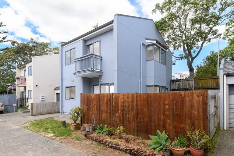 Photo of property in 3 Sun Place, Henderson, Auckland, 0612