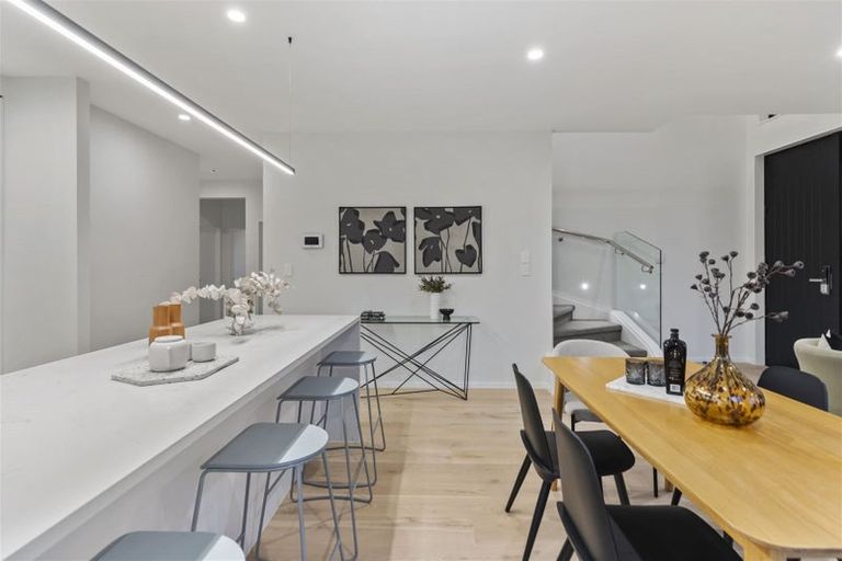 Photo of property in 35b Corunna Road, Milford, Auckland, 0620