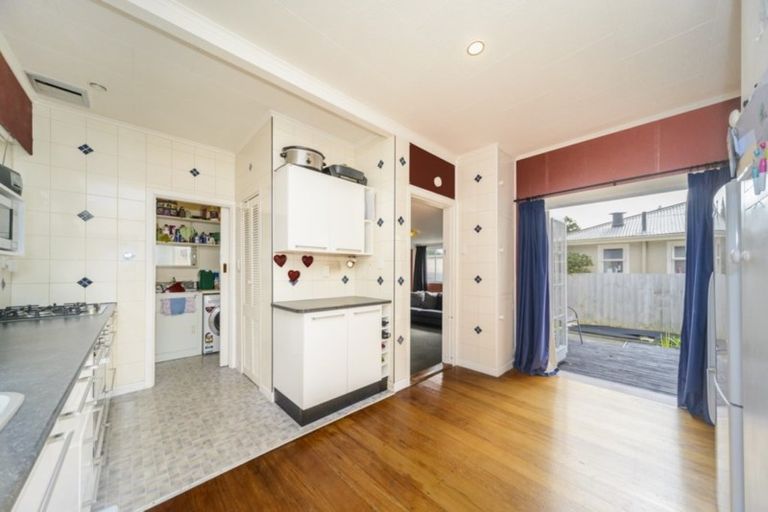 Photo of property in 12 Grey Street, Marton, 4710