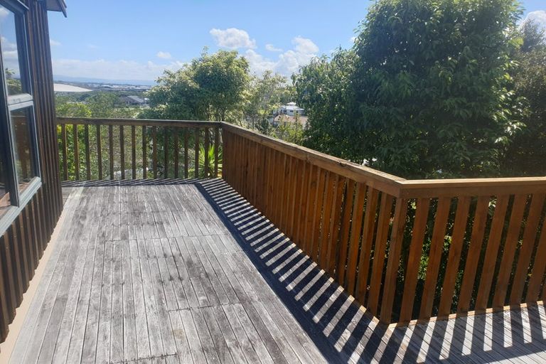 Photo of property in 38 Banyan Drive, Totara Heights, Auckland, 2105