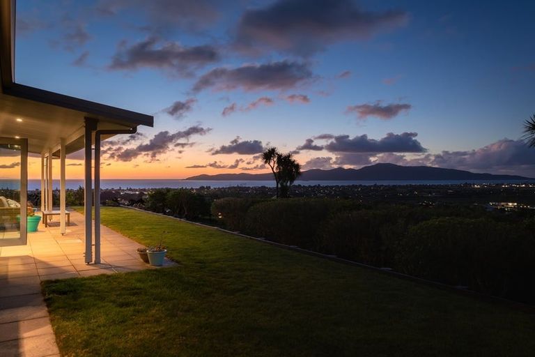 Photo of property in 5 Ocean Vista Lane, Paraparaumu, 5032