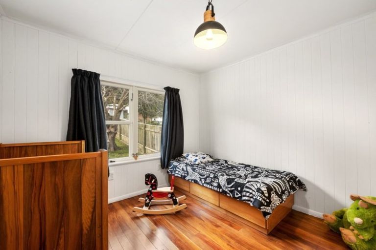 Photo of property in 60 Coast Road, Wainuiomata, Lower Hutt, 5014