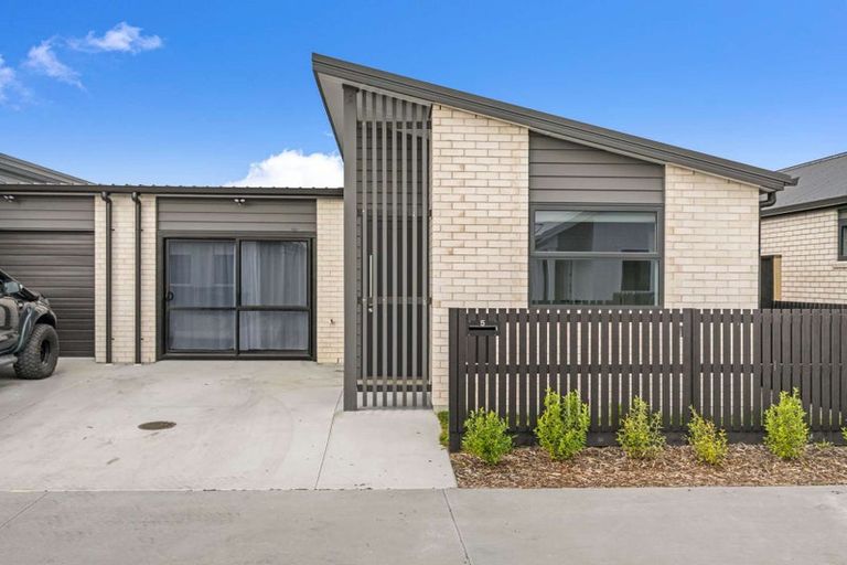 Photo of property in 5 Wharangi Lane, Papamoa, 3118