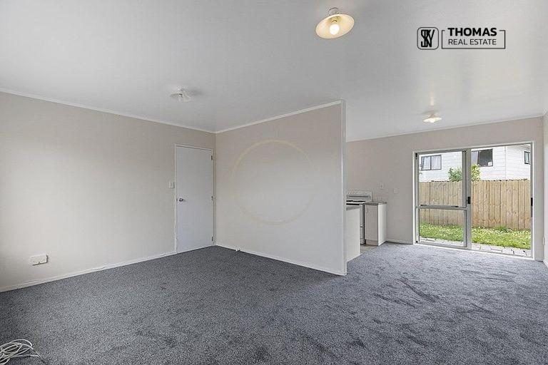 Photo of property in 2/24 Horlicks Place, Randwick Park, Auckland, 2105