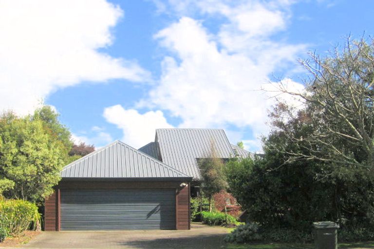 Photo of property in 6 Warwick Drive, Lynmore, Rotorua, 3010