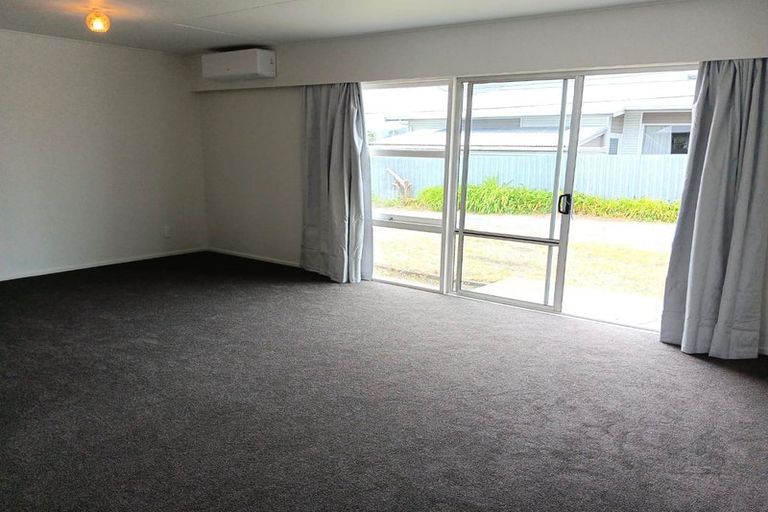 Photo of property in 1/442 Main North Road, Bay View, Napier, 4104