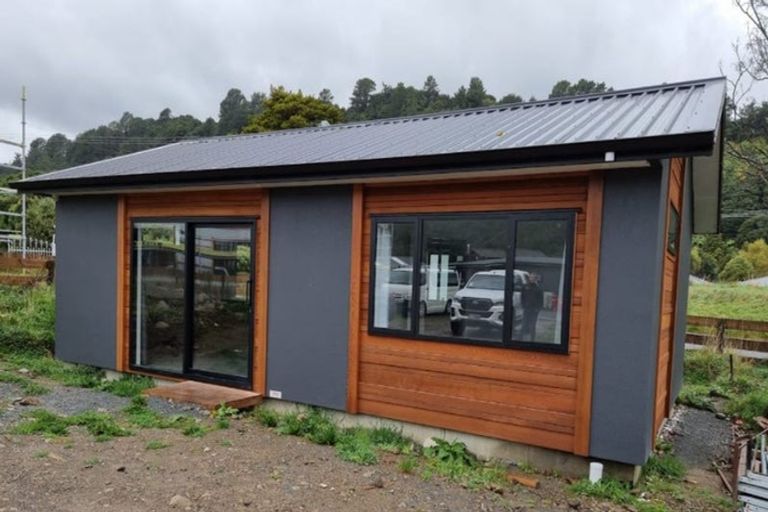 Photo of property in 2 Halcyon Crescent, Te Marua, Upper Hutt, 5018