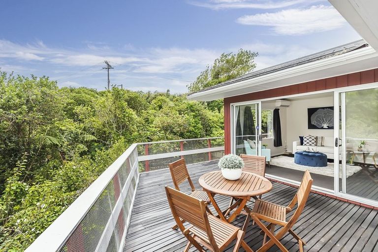 Photo of property in 11 Cecil Road, Tawa, Wellington, 5028