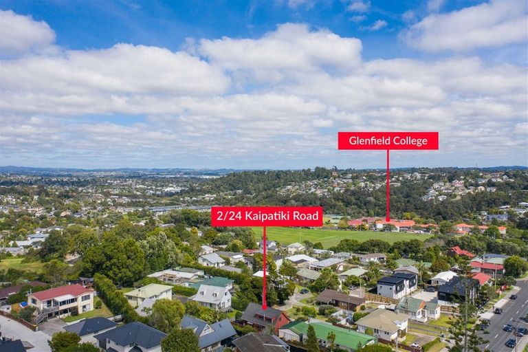 Photo of property in 2/24 Kaipatiki Road, Glenfield, Auckland, 0629