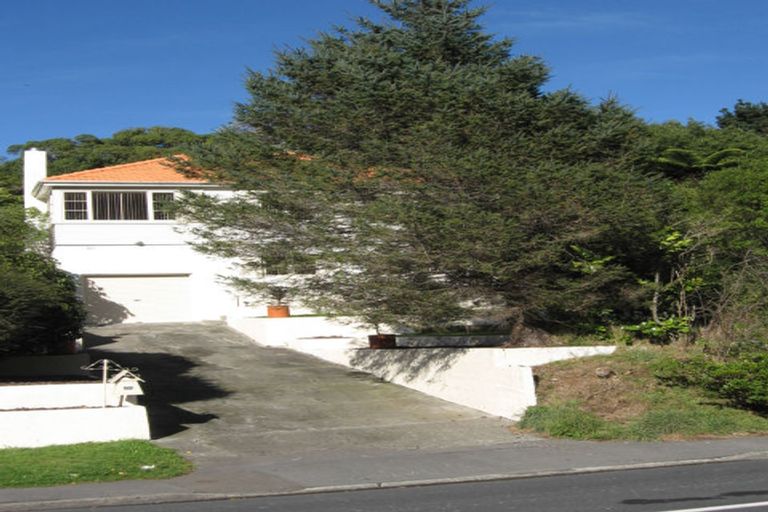 Photo of property in 92 Newlands Road, Newlands, Wellington, 6037
