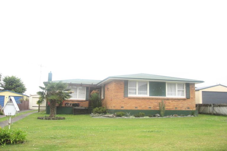 Photo of property in 13 Barrow Place, Te Puke, 3119
