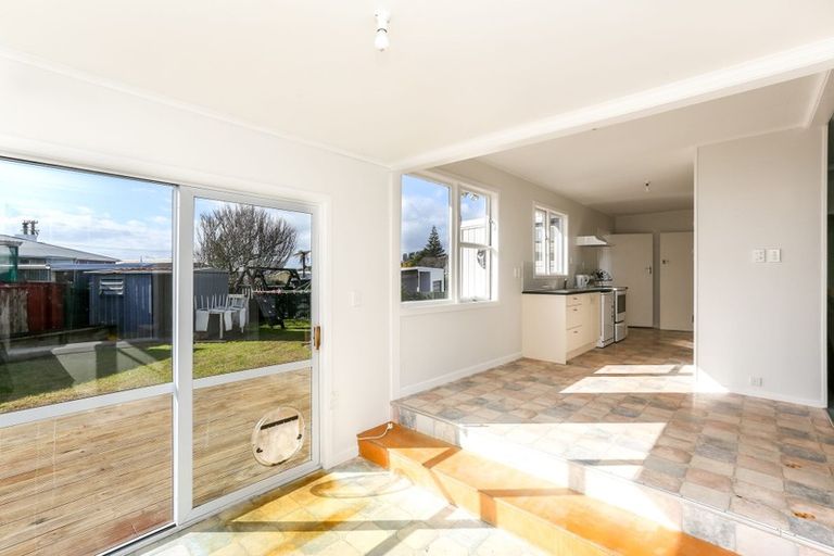 Photo of property in 136 Broadway, Waitara, 4320