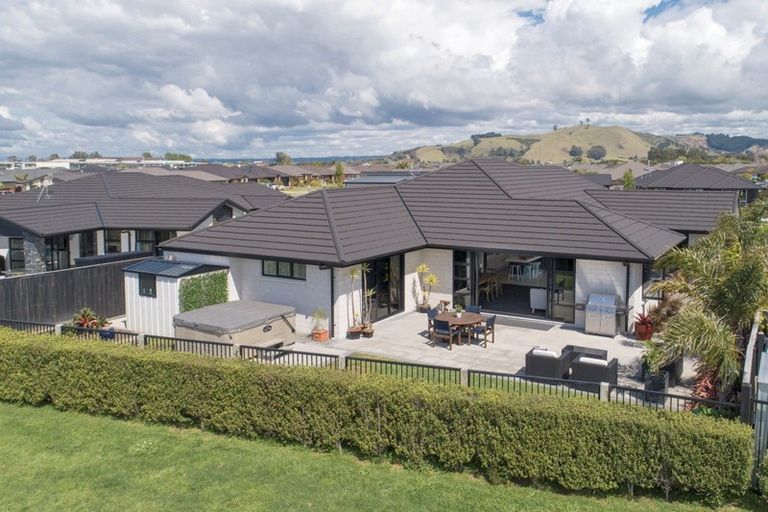 Photo of property in 56 Drabble Crescent, Papamoa Beach, Papamoa, 3118