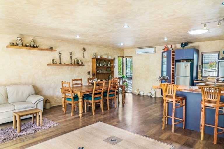 Photo of property in 14 Coral Court, Gulf Harbour, Whangaparaoa, 0930