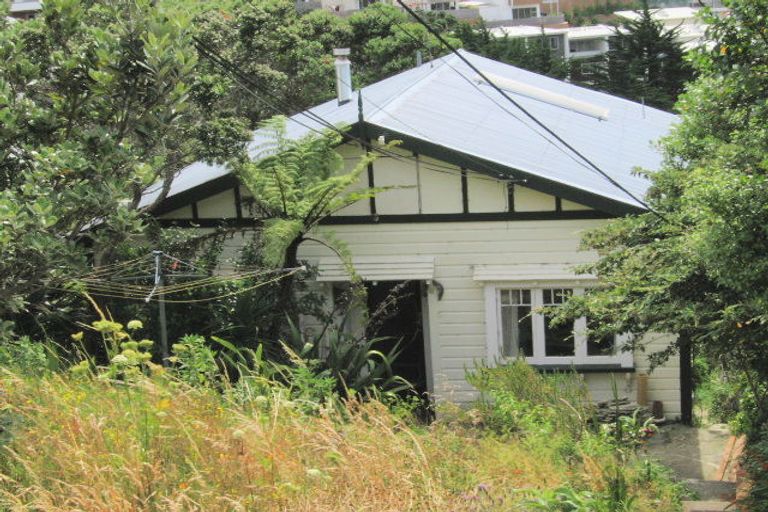 Photo of property in 30 Clarence Street, Brooklyn, Wellington, 6021