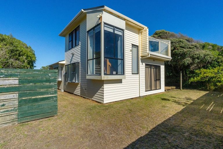Photo of property in 105 Rua Avenue, Waitarere Beach, Levin, 5510