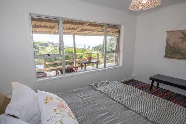 Photo of property in 5 Seaview Road, Cable Bay, 0420