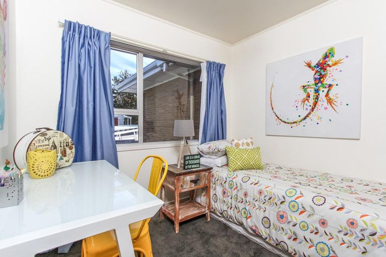 Photo of property in 4/100 Titirangi Road, New Lynn, Auckland, 0600